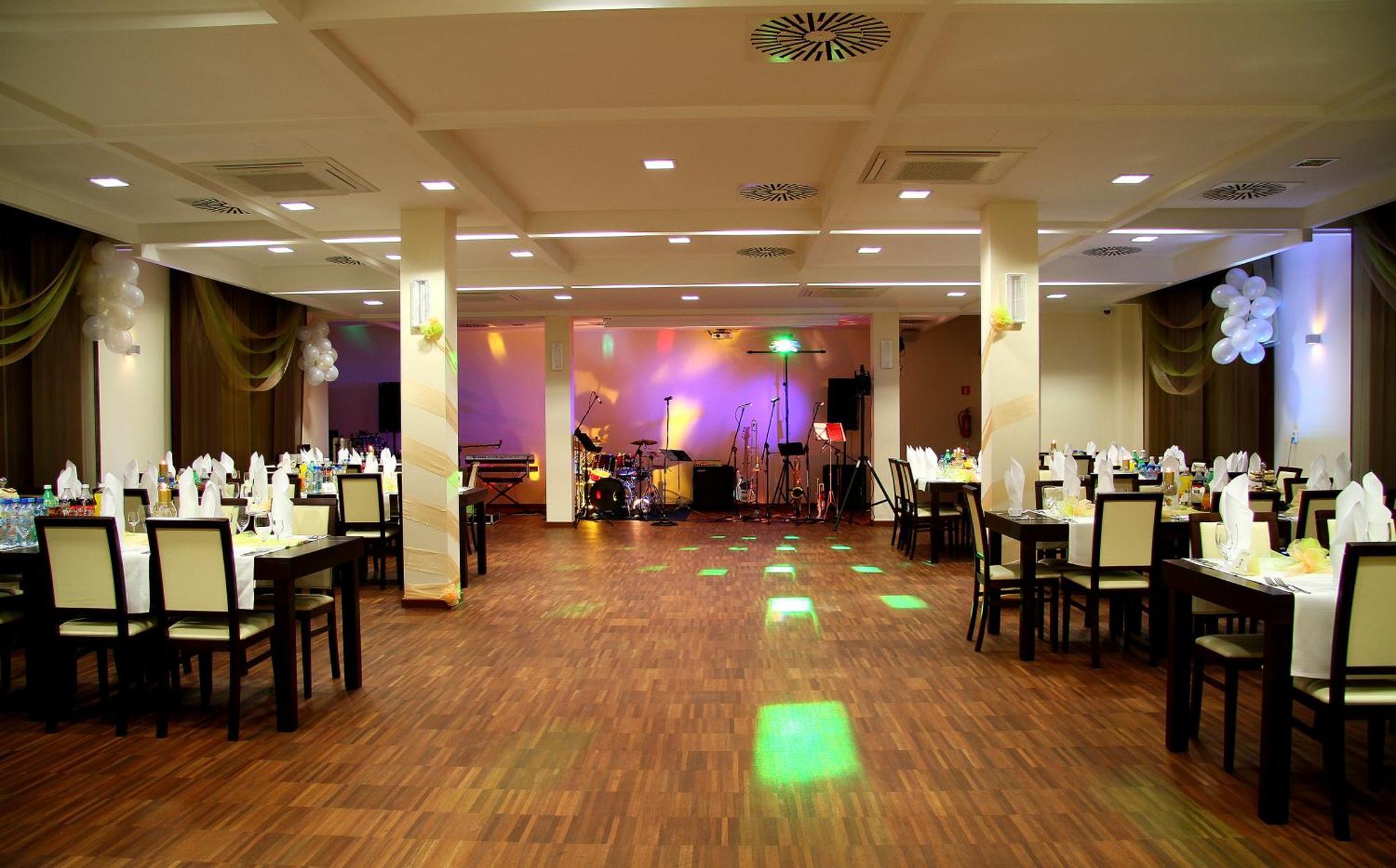 Hotel Aviator Kielce "Business Hotel Medical & Spa" Luaran gambar