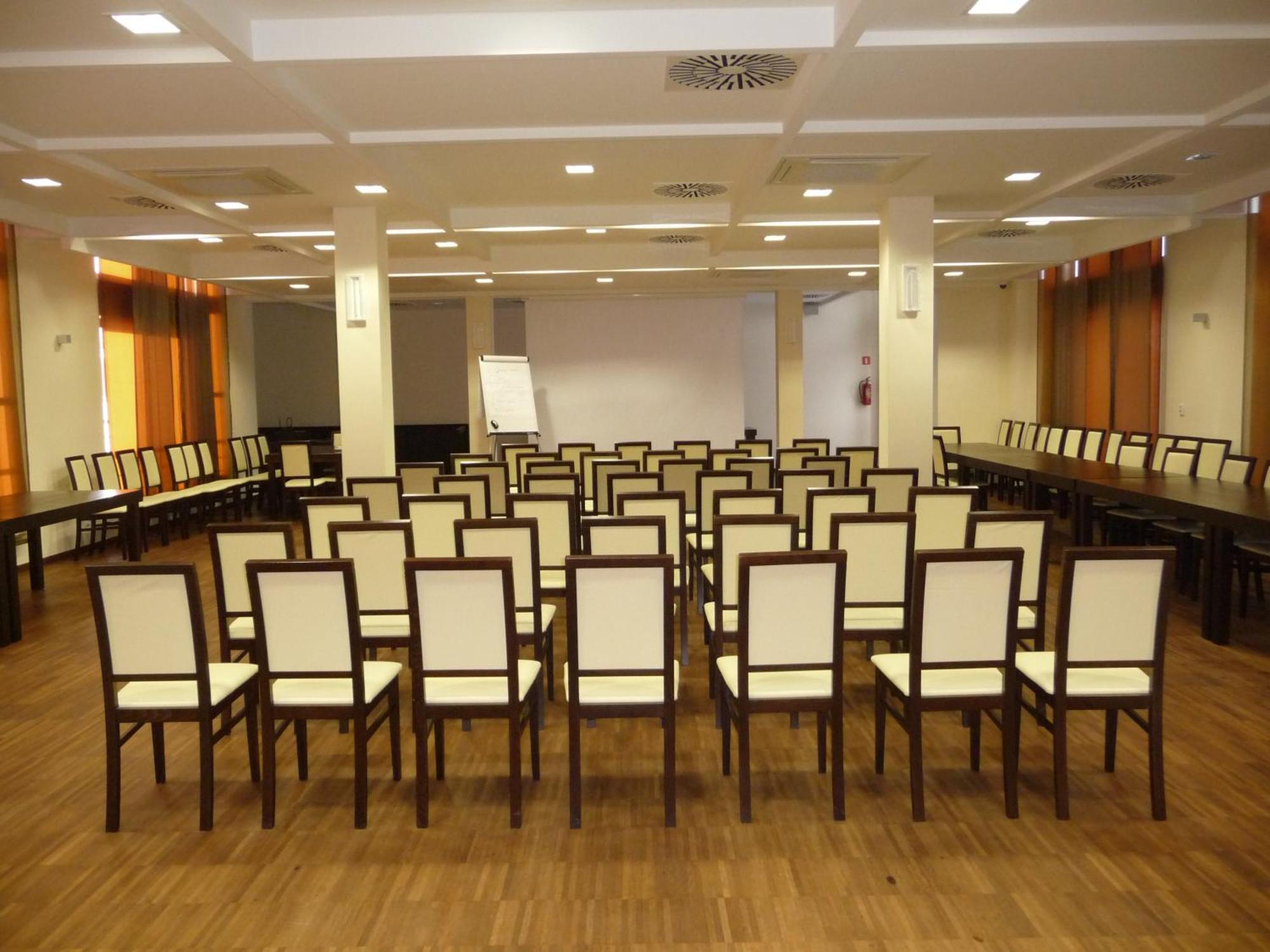 Hotel Aviator Kielce "Business Hotel Medical & Spa" Luaran gambar