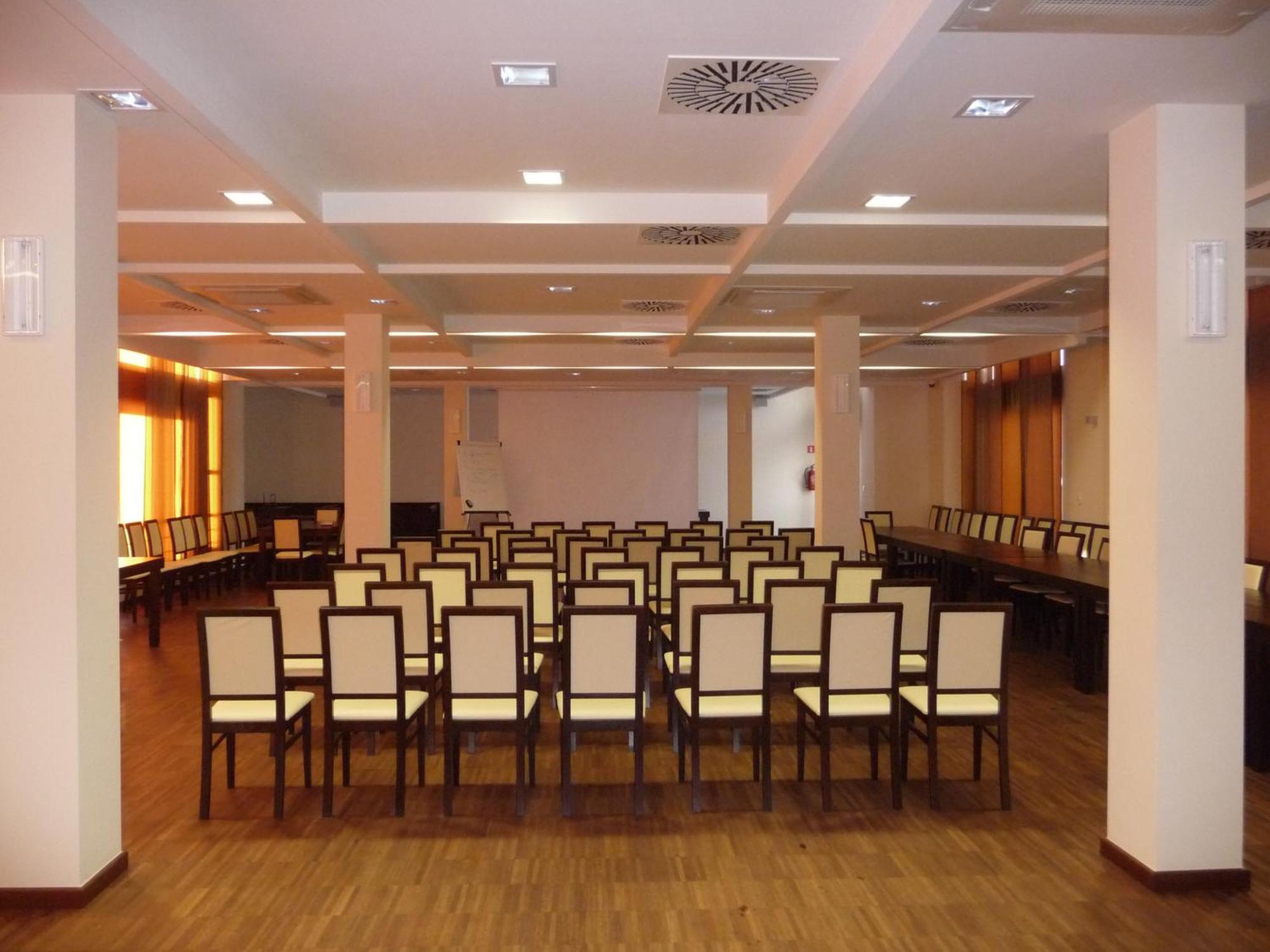 Hotel Aviator Kielce "Business Hotel Medical & Spa" Luaran gambar