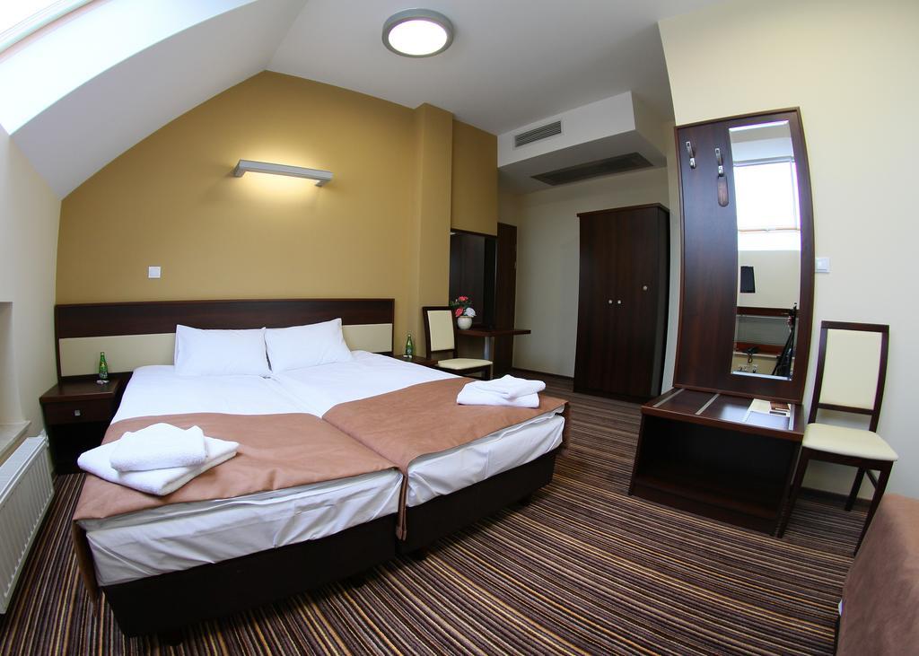 Hotel Aviator Kielce "Business Hotel Medical & Spa" Luaran gambar